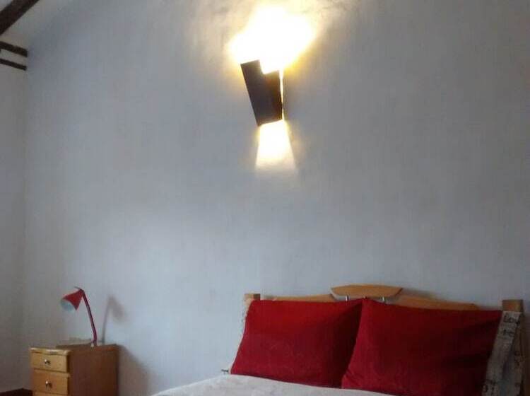 Tinva Hostal   Hostel