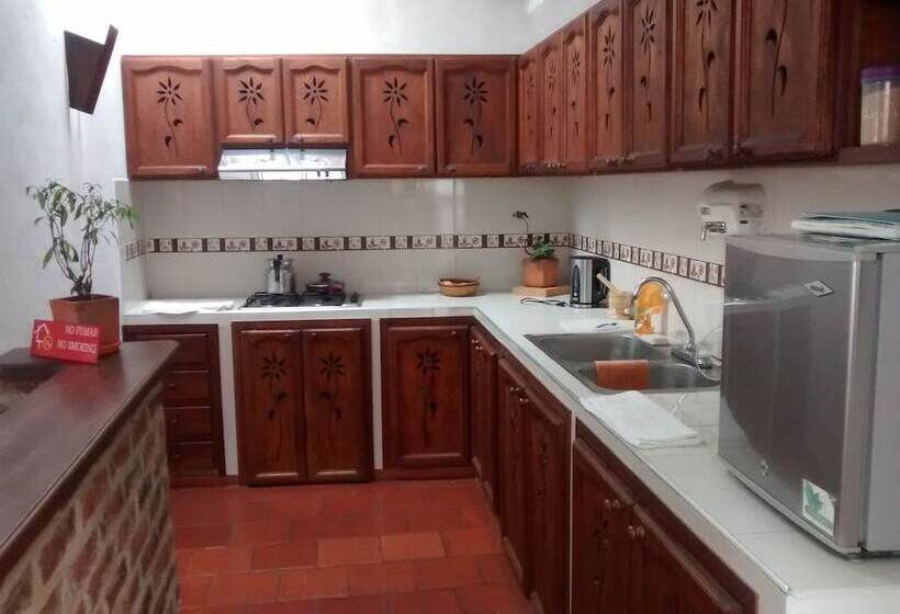 Tinva Hostal   Hostel