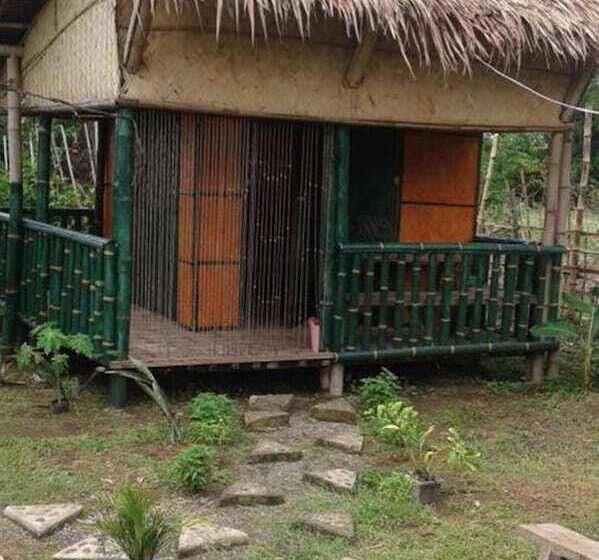 Treasure Isle Guesthouse   Hostel