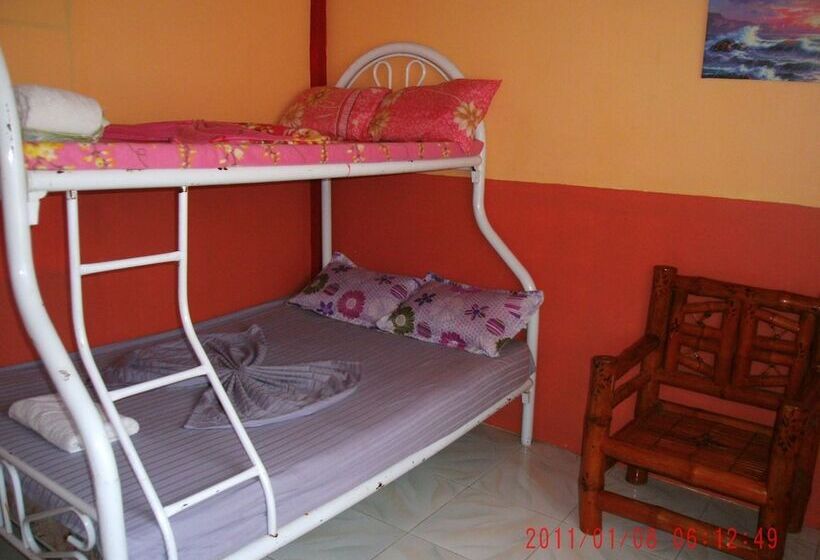 Treasure Isle Guesthouse   Hostel