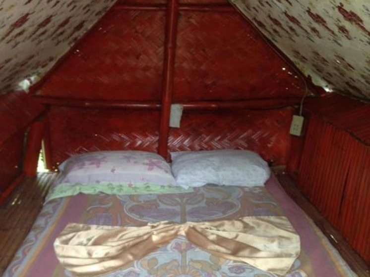 Treasure Isle Guesthouse   Hostel