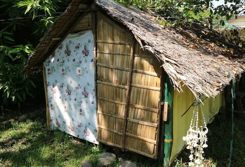 Treasure Isle Guesthouse   Hostel