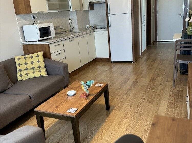 Upart Home