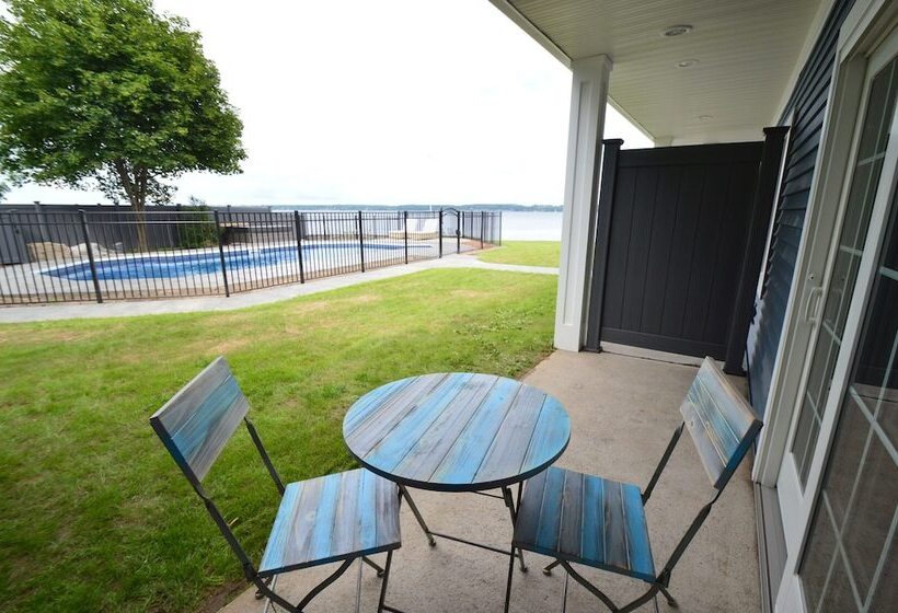 Waters Edge B&b Resort