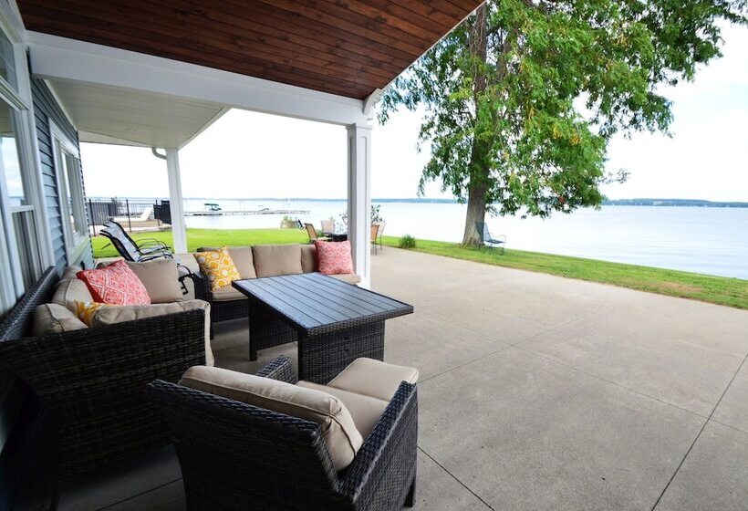 Waters Edge B&b Resort