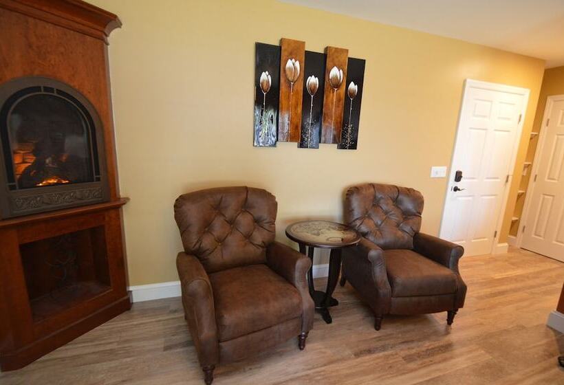 Waters Edge B&b Resort