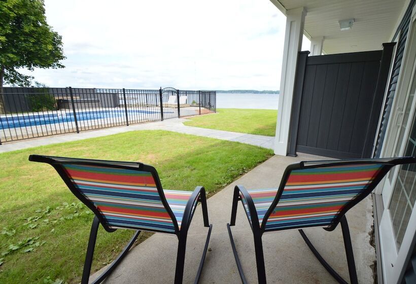 Waters Edge B&b Resort