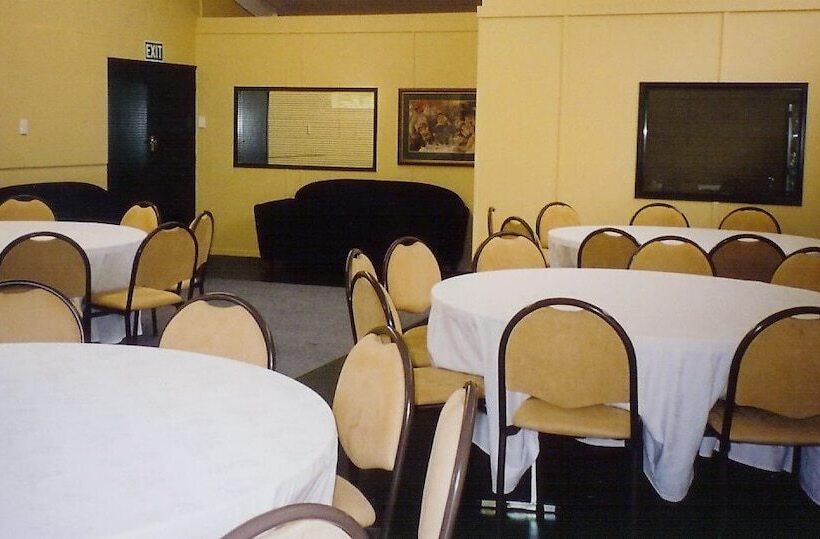 旅馆 Egmont Eco Leisure Park & Backpackers