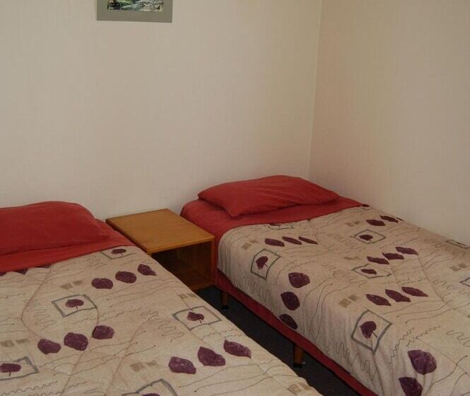 旅馆 Egmont Eco Leisure Park & Backpackers