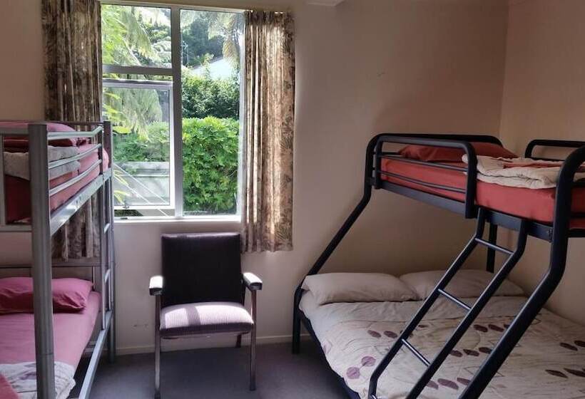 旅馆 Egmont Eco Leisure Park & Backpackers