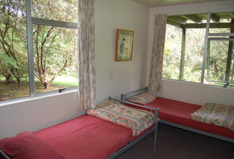 旅馆 Egmont Eco Leisure Park & Backpackers