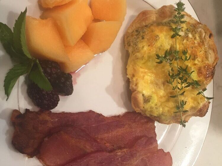 Alyssa House Bed & Breakfast