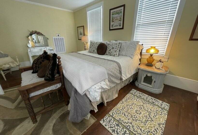 민박 Hodge Podge Lodge