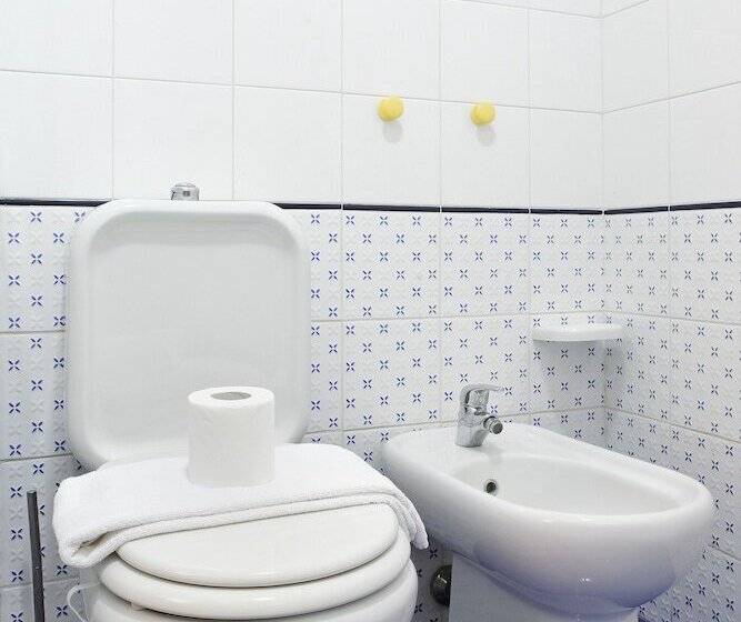 مبيت وإفطار Lavikarooms