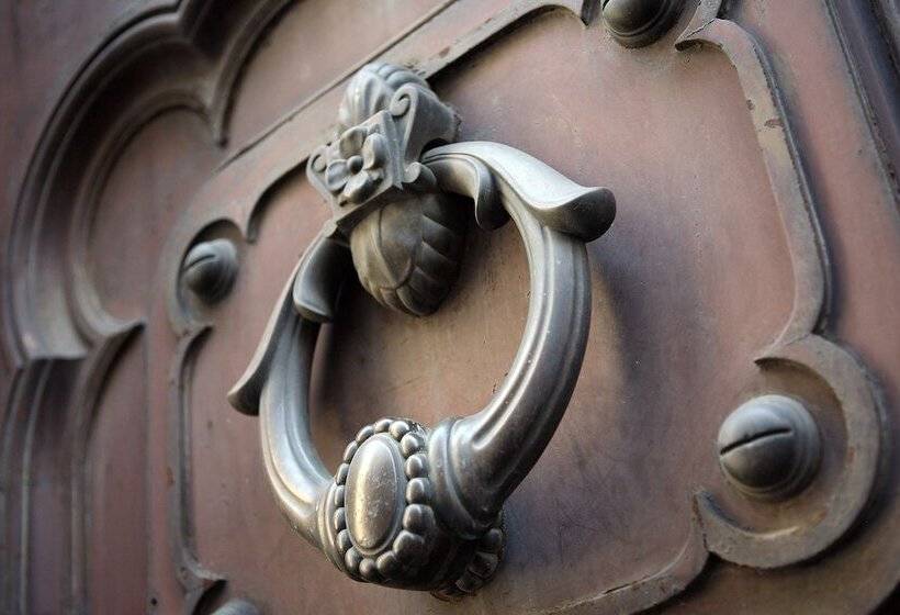 مبيت وإفطار Lavikarooms