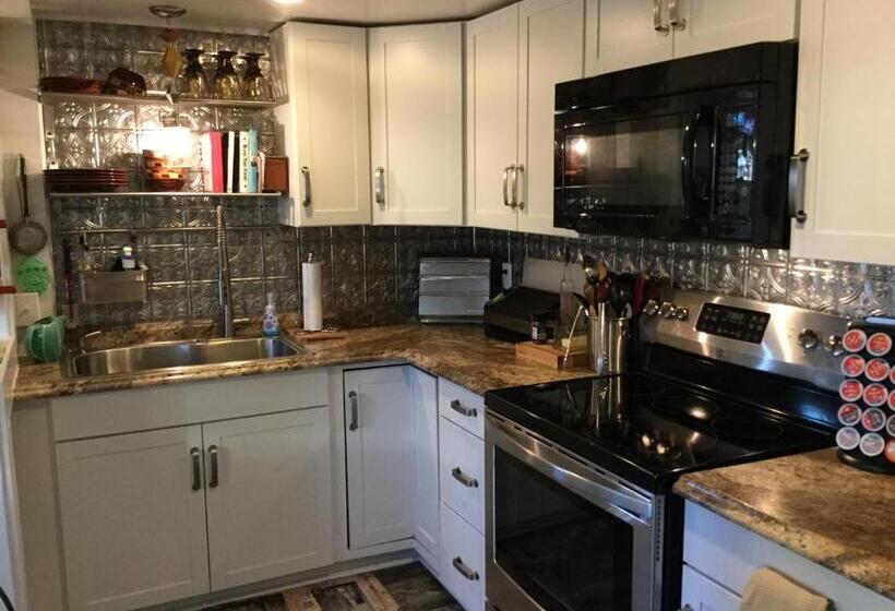 צימר The Charleston Inn Hendersonville Nc