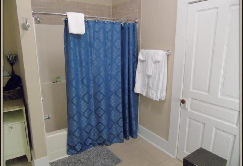 צימר The Charleston Inn Hendersonville Nc