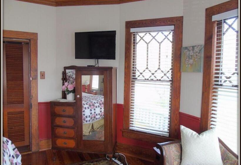 צימר The Charleston Inn Hendersonville Nc