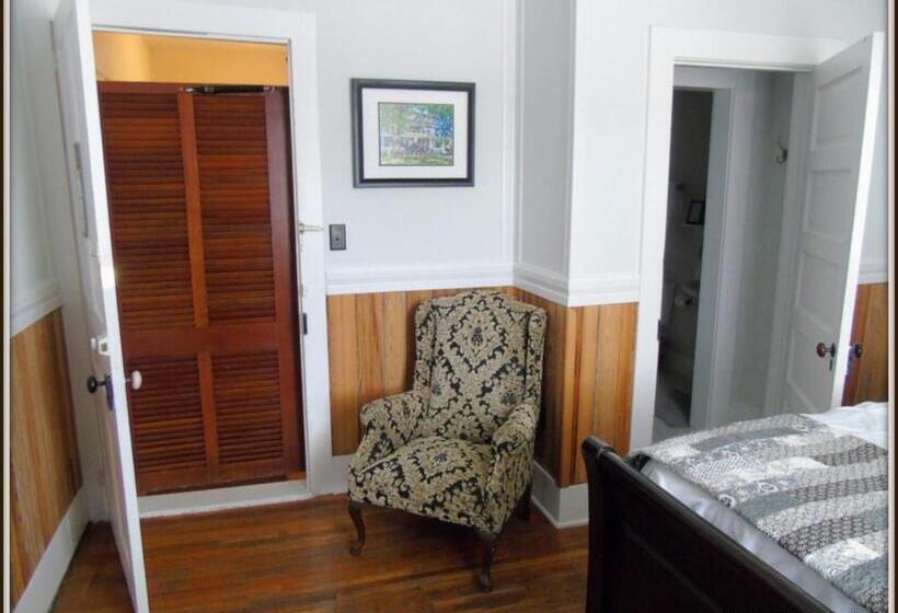צימר The Charleston Inn Hendersonville Nc