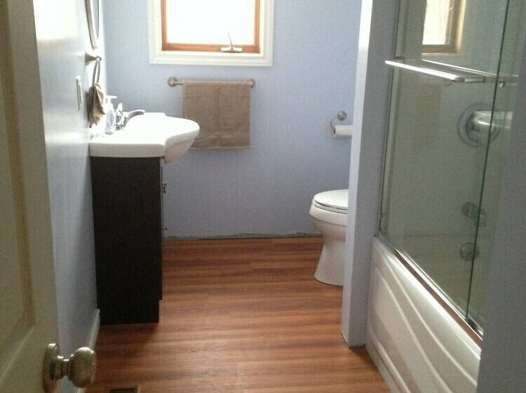 Warbler S Roost Country Inn B&b