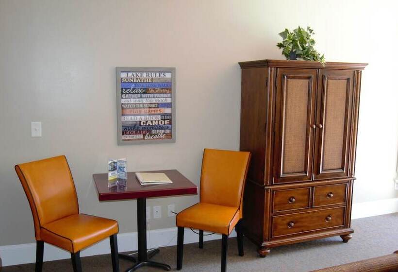 Candlewyck Cove Resort