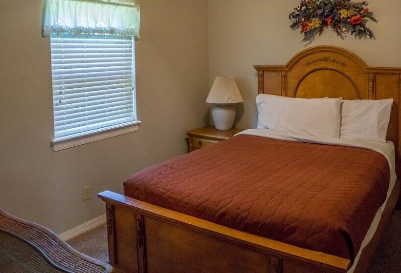 Candlewyck Cove Resort