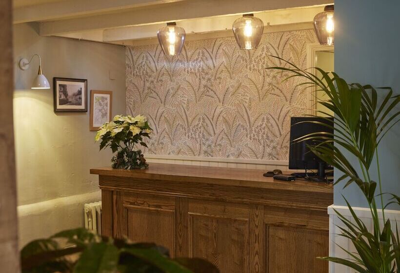 Castle Hotel By Greene King Inns