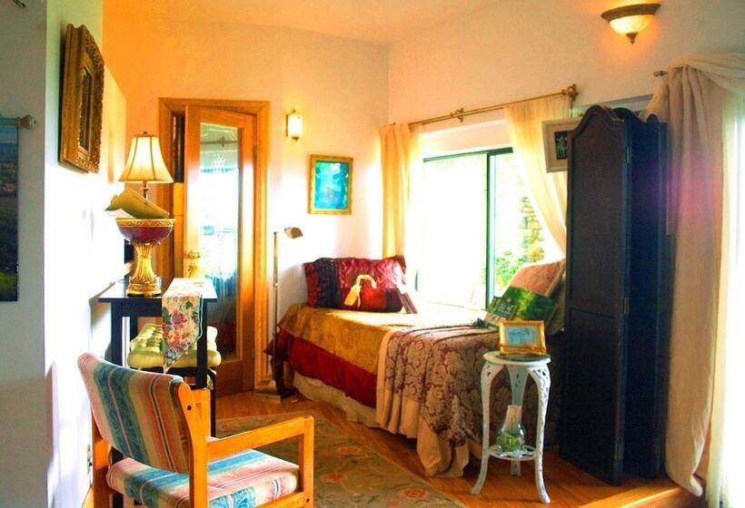 Cayuga lake inn Ithaca Hotel alt