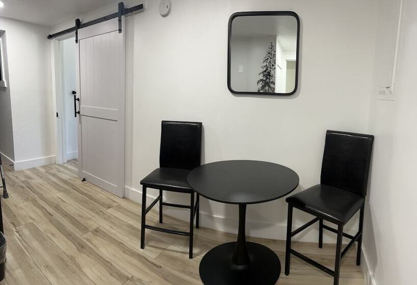 Chewelah Motel And Rv Park