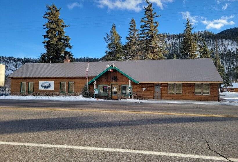 Chinook Cabins & Rv Park