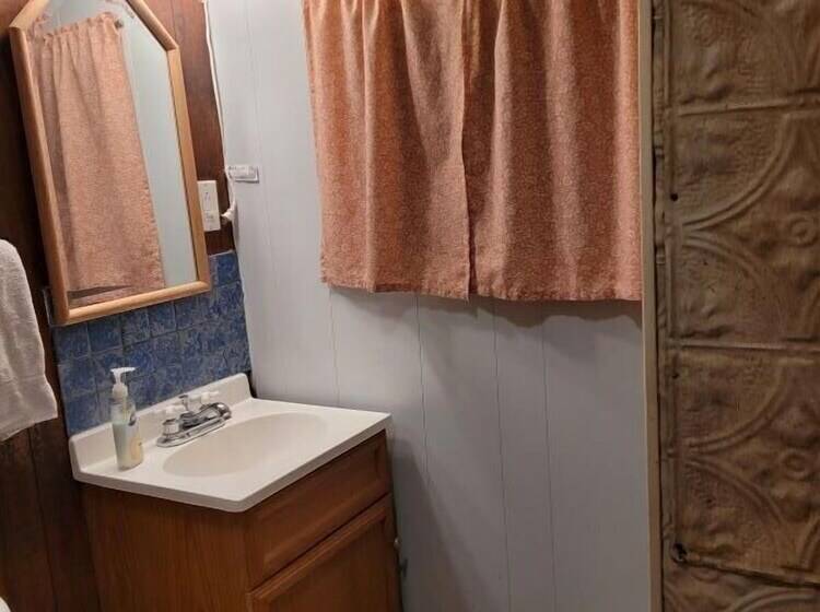 Chinook Cabins & Rv Park