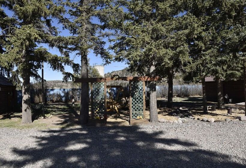 Chinook Cabins & Rv Park