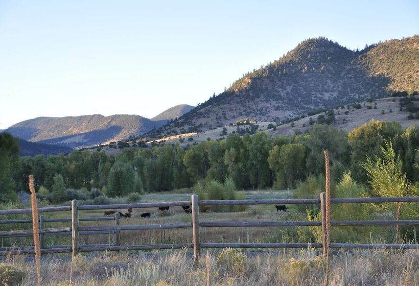 Chinook Cabins & Rv Park