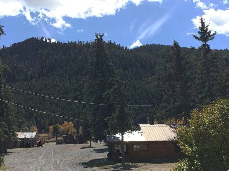 Chinook Cabins & Rv Park