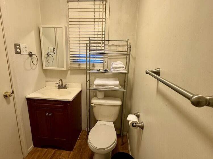 Crest Lodge Historic Mountain Inn