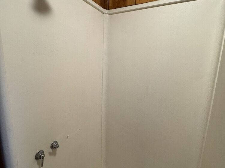 Crest Lodge Historic Mountain Inn