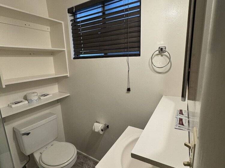 Crest Lodge Historic Mountain Inn