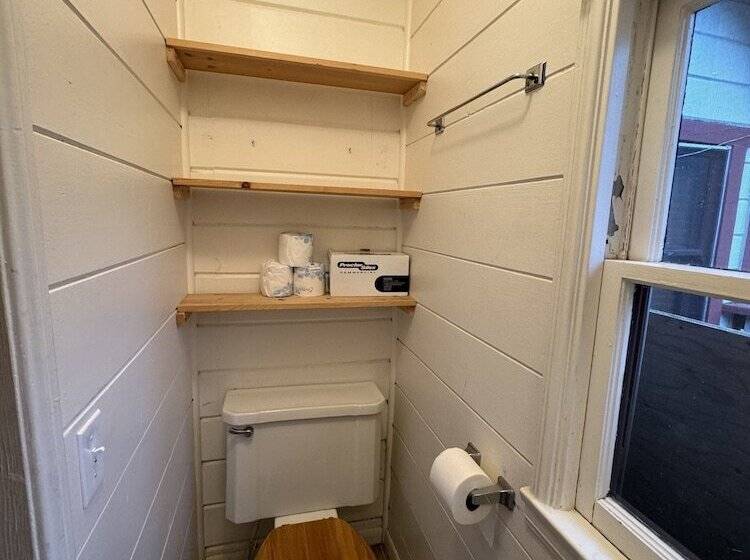 Crest Lodge Historic Mountain Inn