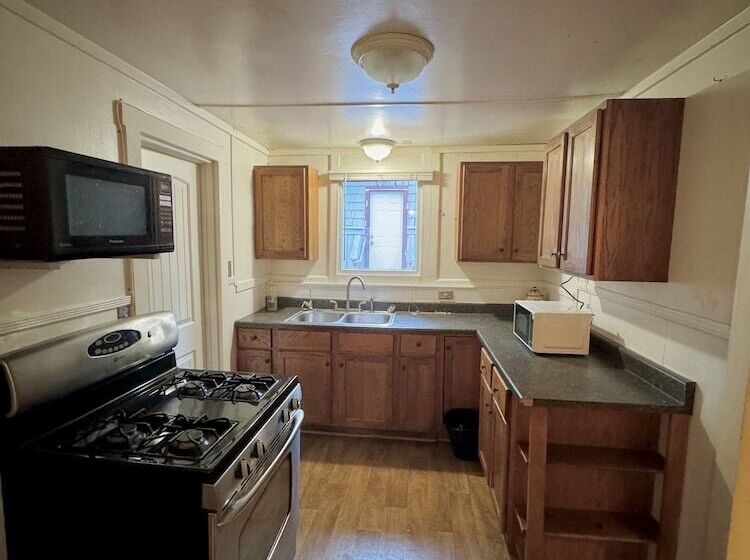 Crest Lodge Historic Mountain Inn