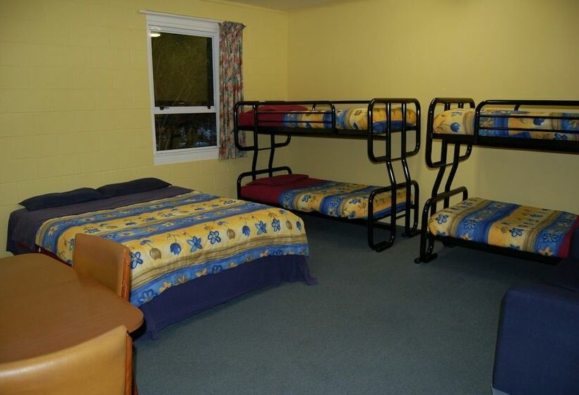 旅馆 Egmont Eco Leisure Park & Backpackers