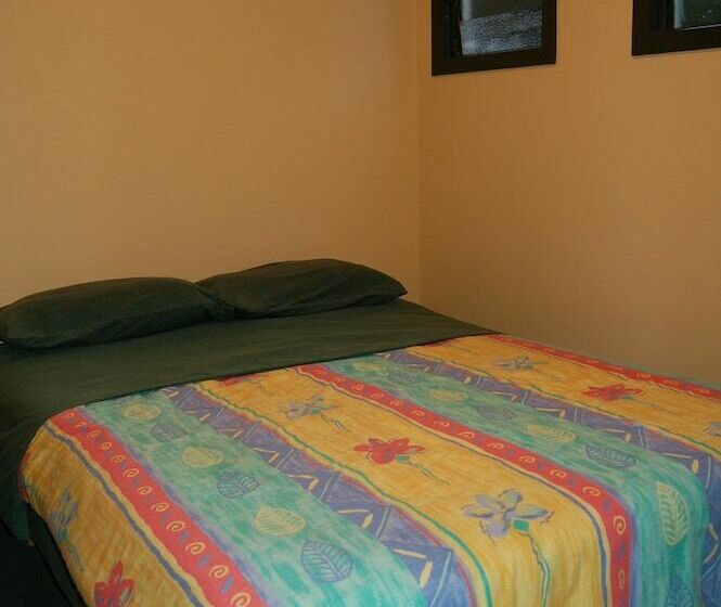 旅馆 Egmont Eco Leisure Park & Backpackers