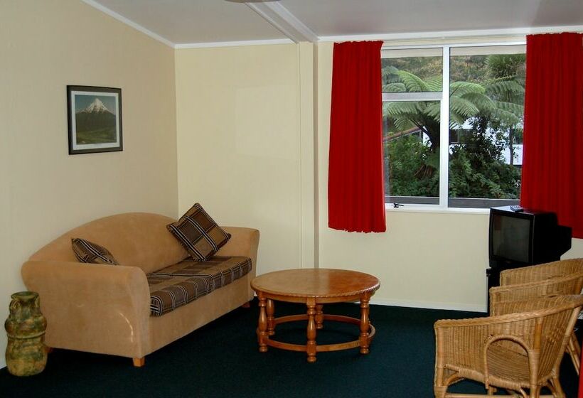 旅馆 Egmont Eco Leisure Park & Backpackers