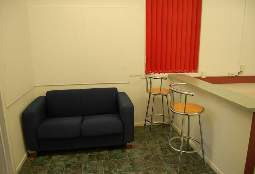 旅馆 Egmont Eco Leisure Park & Backpackers