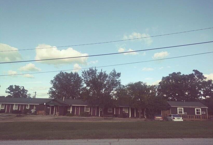 Headwaters Motel