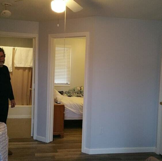 酒店 12 Ashworth Ave