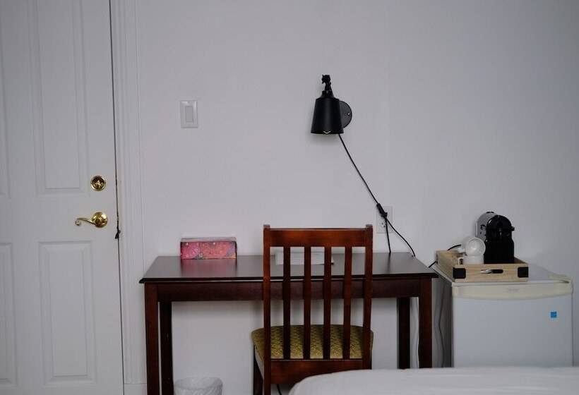 Отель Auberge Chateau Lamontagne