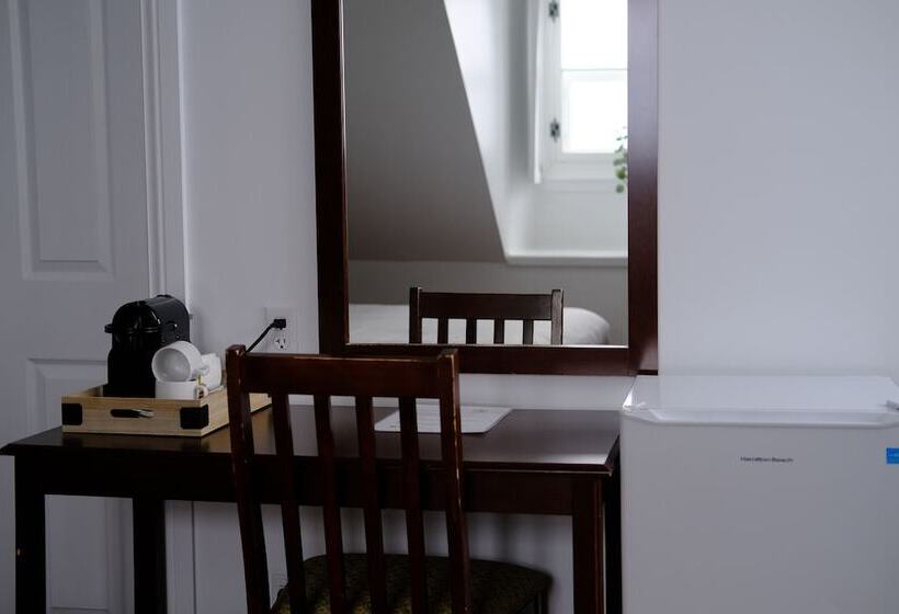 Отель Auberge Chateau Lamontagne