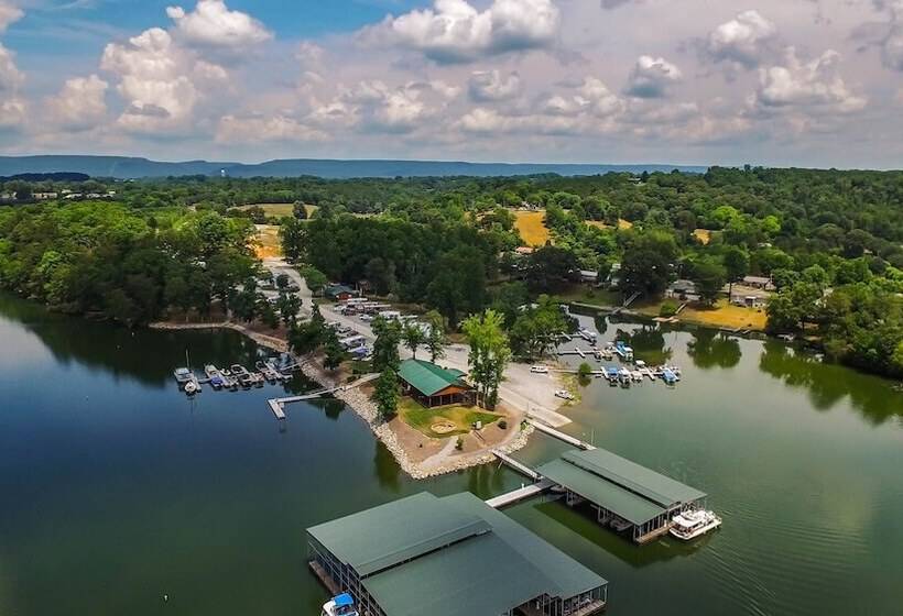 فندق Blue Water Resort