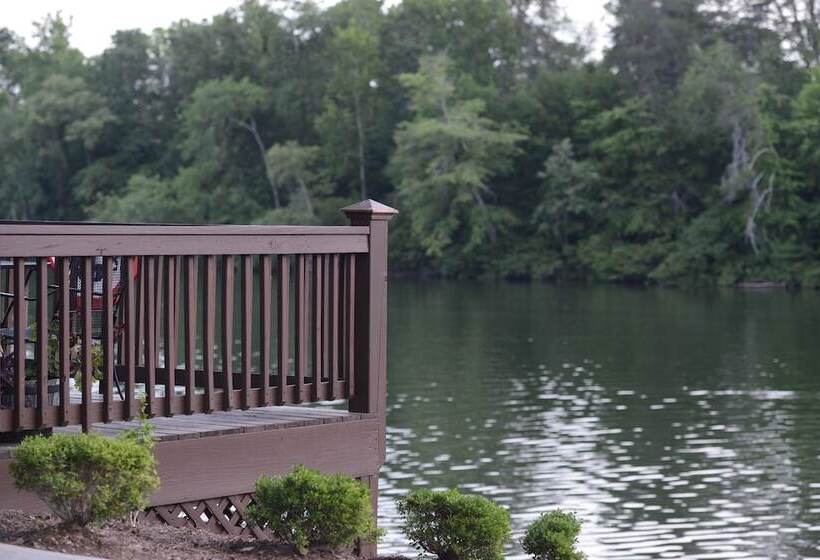 فندق Blue Water Resort