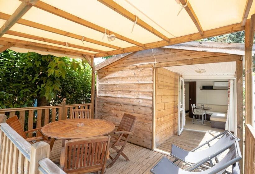 בית מלון כפרי Camping Parc Des Monges